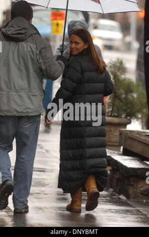 23. Januar 2006; New York, NY, USA; HALLE BERRY auf der New York Film Set von "Perfect Stranger" obligatorische Credit: Foto von Dan Herrick/KPA/ZUMA Press. (©) Copyright 2006 von Dan Herrick Stockfoto