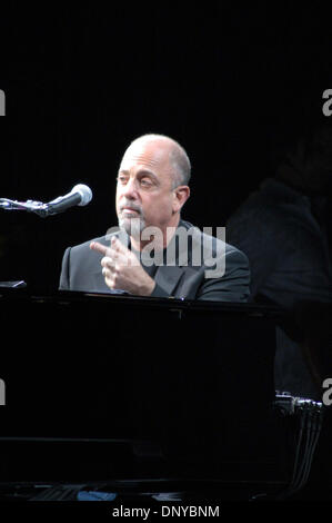 23. Januar 2006; New York, NY, USA; BILLY JOEL die live in Konzert im Madison Square Garden in New York City. Obligatorische Credit: Foto von Jeffrey Geller/ZUMA Press. (©) Copyright 2006 von Jeffrey Geller Stockfoto
