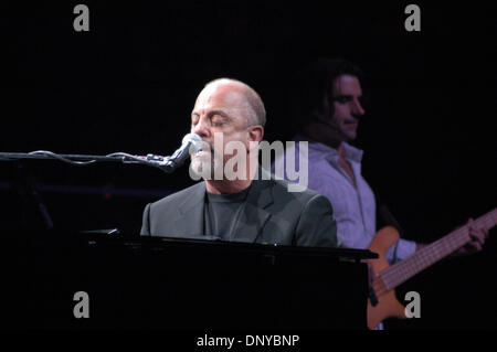 23. Januar 2006; New York, NY, USA; BILLY JOEL die live in Konzert im Madison Square Garden in New York City. Obligatorische Credit: Foto von Jeffrey Geller/ZUMA Press. (©) Copyright 2006 von Jeffrey Geller Stockfoto
