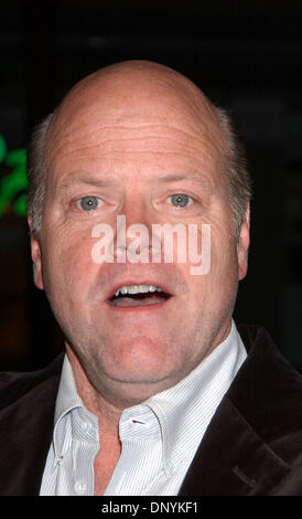 2. Februar 2006; Los Angeles, Kalifornien, USA;  Schauspieler REX LINN bei der Weltpremiere von "Firewall" abgehaltenen Graumans Chinese Theater, Hollywood.                               Obligatorische Credit: Foto von Paul Fenton/KPA/ZUMA Press. (©) Copyright 2006 von Paul Fenton Stockfoto