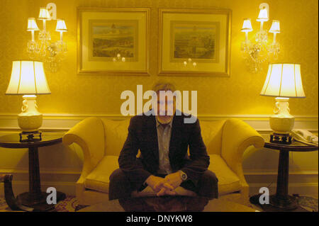 3. Februar 2006; San Francisco, CA, USA; Schauspieler HARRISON FORD spricht über seinen neuen Film, der Thriller "Firewall" im the Ritz-Carlton in San Francisco, Freitag, 3. Februar 2006.  Obligatorische Credit: Foto von Michael A. Jones/Sacramento Biene/ZUMA Press. (©) Copyright 2006 von Sacramento Bee Stockfoto