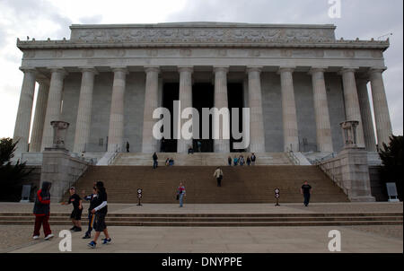 7. Februar 2006; Washington, DC, USA; Im Bild befindet sich das Lincoln Memorial in Washington, DC.  Aus seiner gefeierten Symbole des Patriotismus, seine unentdeckten Nachbarschaften begeistern die Sehenswürdigkeiten und Geräusche der Hauptstadt der Nation Millionen von Besuchern jedes Jahr. Vollgepackt mit Sehenswürdigkeiten, kostenlosen Attraktionen und eine endlose Veranstaltungskalender, bietet Washington, DC das ganze Jahr über ins Stockfoto
