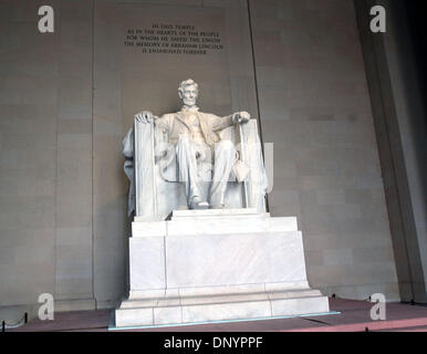 7. Februar 2006; Washington, DC, USA; Im Bild befindet sich das Lincoln Memorial in Washington, DC.  Aus seiner gefeierten Symbole des Patriotismus, seine unentdeckten Nachbarschaften begeistern die Sehenswürdigkeiten und Geräusche der Hauptstadt der Nation Millionen von Besuchern jedes Jahr. Vollgepackt mit Sehenswürdigkeiten, kostenlosen Attraktionen und eine endlose Veranstaltungskalender, bietet Washington, DC das ganze Jahr über ins Stockfoto
