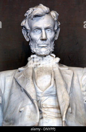 7. Februar 2006; Washington, DC, USA; Im Bild befindet sich das Lincoln Memorial in Washington, DC.  Aus seiner gefeierten Symbole des Patriotismus, seine unentdeckten Nachbarschaften begeistern die Sehenswürdigkeiten und Geräusche der Hauptstadt der Nation Millionen von Besuchern jedes Jahr. Vollgepackt mit Sehenswürdigkeiten, kostenlosen Attraktionen und eine endlose Veranstaltungskalender, bietet Washington, DC das ganze Jahr über ins Stockfoto