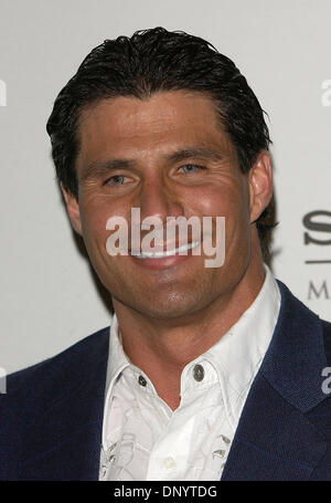 8. Februar 2006; Hollywood, Kalifornien, USA; JOSE CONSECO an 2006 Sony/BMG Grammy After-Party. Obligatorische Credit: Foto von Vaughn Youtz. (©) Copyright 2006 von Vaughn Youtz. Stockfoto