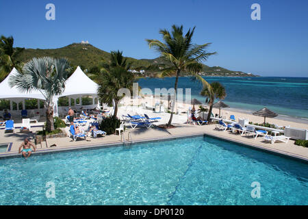 23. Februar 2006; Christiansted, Saint Croix, Amerikanische Jungferninseln;  Das Schwimmbad im Divi Carina Bay Resort Hotel and Casino befindet sich auf der südöstlichen Seite der Insel. Obligatorische Credit: Foto von Camilla Zenz/ZUMA Press. (©) Copyright 2006 von Camilla Zenz Stockfoto