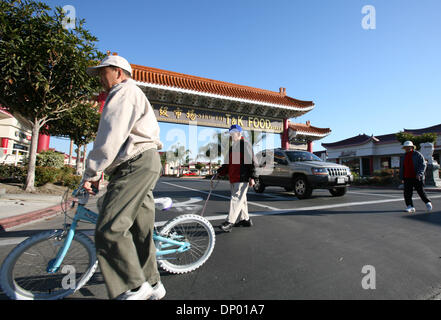 23. Februar 2006; Westminter, CA, USA; Little Saigon ist eine Bezeichnung für mehrere ausländische vietnamesische Einwanderer und Nachkomme Gemeinschaften außerhalb Vietnams, vor allem in den Vereinigten Staaten. Nach dem Ende des Vietnam-Krieges begann vietnamesische Flüchtlinge in Flüchtlingslagern wie Camp Pendleton, Kalifornien absetzen. Die älteste, größte und bekannteste Little Saigon ist in Westminster Stockfoto