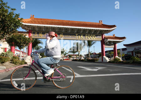 23. Februar 2006; Westminter, CA, USA; Little Saigon ist eine Bezeichnung für mehrere ausländische vietnamesische Einwanderer und Nachkomme Gemeinschaften außerhalb Vietnams, vor allem in den Vereinigten Staaten. Nach dem Ende des Vietnam-Krieges begann vietnamesische Flüchtlinge in Flüchtlingslagern wie Camp Pendleton, Kalifornien absetzen. Die älteste, größte und bekannteste Little Saigon ist in Westminster Stockfoto