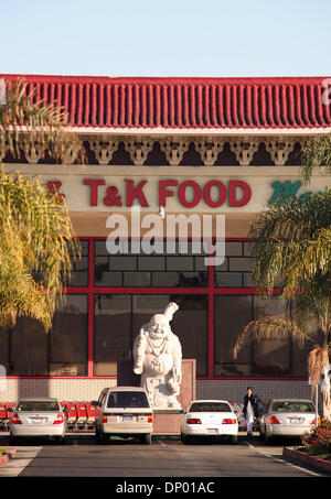 23. Februar 2006; Westminter, CA, USA; Little Saigon ist eine Bezeichnung für mehrere ausländische vietnamesische Einwanderer und Nachkomme Gemeinschaften außerhalb Vietnams, vor allem in den Vereinigten Staaten. Nach dem Ende des Vietnam-Krieges begann vietnamesische Flüchtlinge in Flüchtlingslagern wie Camp Pendleton, Kalifornien absetzen. Die älteste, größte und bekannteste Little Saigon ist in Westminster Stockfoto