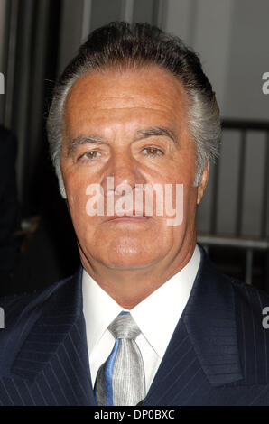 7. März 2006; New York, NY, USA; TONY SIRICO bei der Premiere für die sechste Staffel der "Sopranos" im MOMA stattfand.  Obligatorische Credit: Foto von Dan Herrick/KPA/ZUMA Press. (©) Copyright 2006 von Dan Herrick Stockfoto