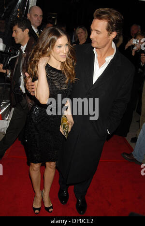8. März 2006; New York, NY, USA; SARAH JESSICA PARKER mit MATTHEW MCCONAUGHEY in New York Premeiere des "Failure to Launch", bei der Chelsea-West stattfand.  Obligatorische Credit: Foto von Dan Herrick/KPA/ZUMA Press. (©) Copyright 2006 von Dan Herrick Stockfoto