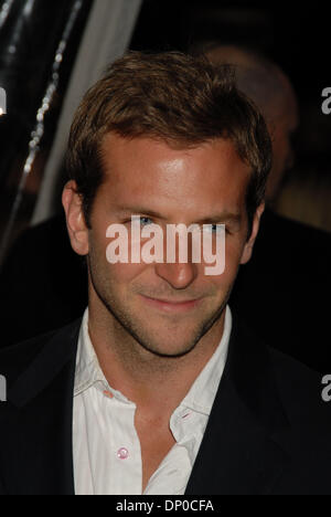 8. März 2006; New York, NY, USA; BRADLEY COOPER bei der New York Premeiere des "Failure to Launch", bei der Chelsea-West stattfand.  Obligatorische Credit: Foto von Dan Herrick/KPA/ZUMA Press. (©) Copyright 2006 von Dan Herrick Stockfoto