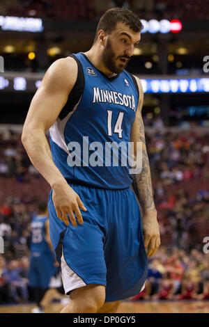 6. Januar 2014: Minnesota Timberwolves Zentrum Nikola Pekovic (14) reagiert während des NBA-Spiels zwischen den Minnesota Timberwolves und die Philadelphia 76ers im Wells Fargo Center in Philadelphia, Pennsylvania. Die Timberwolves gewinnen 126 / 95. (Christopher Szagola/Cal Sport Media) Stockfoto