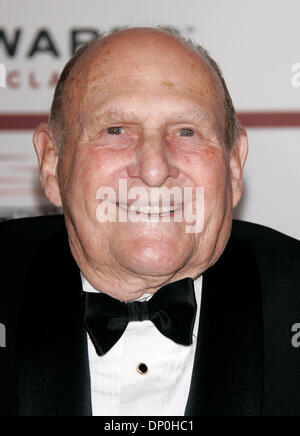 19. März 2006; Santa Monica, Kalifornien, USA; Regisseur WILLIAM ASHER auf dem TV Land Awards 2006 abgehaltenen Barker Aufhänger. Obligatorische Credit: Foto von Lisa O'Connor/ZUMA Press. (©) Copyright 2006 von Lisa O'Connor Stockfoto