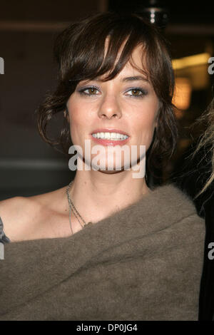 22. März 2006; Hollywood, Kalifornien, USA; Schauspielerin PARKER POSEY bei der Premiere von Adam und Steve in Los Angeles. Obligatorische Credit: Foto von Marianna Day Massey/ZUMA Press. (©) Copyright 2006 von Marianna Tag Massey Stockfoto