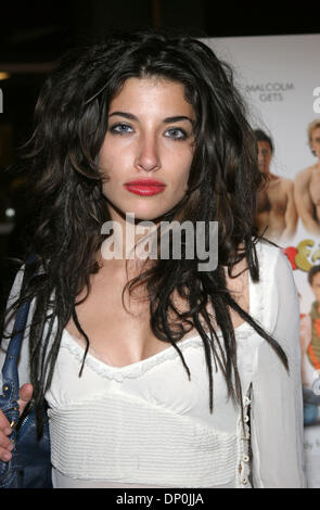 22. März 2006; Hollywood, Kalifornien, USA; Schauspielerin TANIA RAYMONDE bei der Premiere von Adam und Steve in Los Angeles. Obligatorische Credit: Foto von Marianna Day Massey/ZUMA Press. (©) Copyright 2006 von Marianna Tag Massey Stockfoto