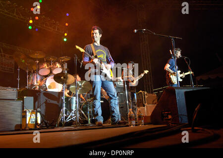 31. März 2006; Tempe, AZ, USA; ARC ANGELS die live bei der Tempe Musik Festival 2006 feiert 60. Geburtstag Fender-Gitarren. Obligatorische Credit: Foto von Jerome Brunet/ZUMA Press. (©) Copyright 2006 von Jerome Brunet Stockfoto