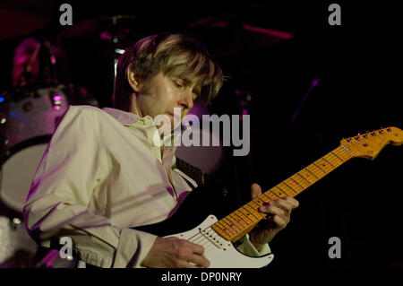 31. März 2006; Tempe, AZ, USA; ERIC JOHNSON die live bei der Tempe Musik Festival 2006 feiert 60. Geburtstag Fender-Gitarren. Obligatorische Credit: Foto von Jerome Brunet/ZUMA Press. (©) Copyright 2006 von Jerome Brunet Stockfoto