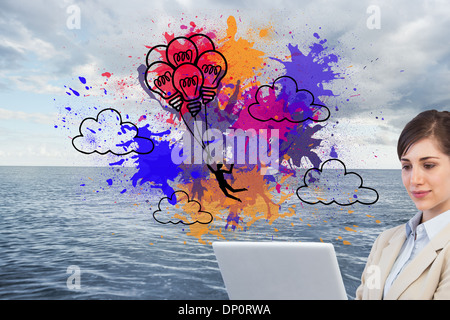 Zusammengesetztes Bild zuversichtlich Geschäftsfrau mit laptop Stockfoto