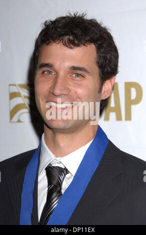 11. April 2006; Los Angeles, Kalifornien, USA; Musik Komponist RAMIN DJAWADI am 21. ASCAP Film and Television Awards statt im Beverly Hilton.                            Obligatorische Credit: Foto von Paul Fenton-KPA/ZUMA KPA... (©) Copyright 2006 von Paul Fenton-KPA Stockfoto