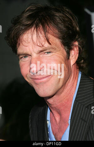 11. April 2006; Hollywood, Kalifornien, USA; Schauspieler DENNIS QUAID bei der Weltpremiere von "American Dreamz" am Arclight Theater in Hollywood statt. Obligatorische Credit: Foto von Jerome Ware/ZUMA Press. (©) Copyright 2006 von Jerome Ware Stockfoto