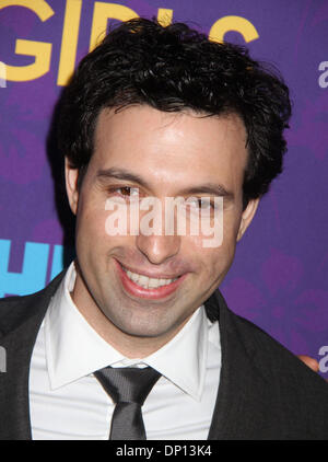 New York, New York, USA. 6. Januar 2014. Schauspieler ALEX KARPOVSKY besucht die New Yorker Premiere der 3. Staffel der HBO Serie der "Girls" im Jazz at Lincoln Center statt. Bildnachweis: Nancy Kaszerman/ZUMAPRESS.com/Alamy Live-Nachrichten Stockfoto