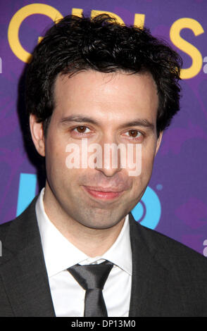 New York, New York, USA. 6. Januar 2014. Schauspieler ALEX KARPOVSKY besucht die New Yorker Premiere der 3. Staffel der HBO Serie der "Girls" im Jazz at Lincoln Center statt. Bildnachweis: Nancy Kaszerman/ZUMAPRESS.com/Alamy Live-Nachrichten Stockfoto