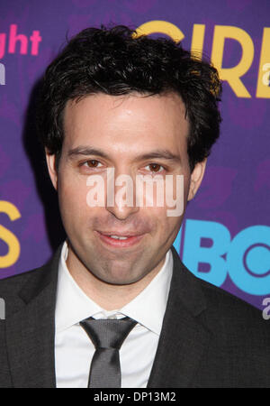 New York, New York, USA. 6. Januar 2014. Schauspieler ALEX KARPOVSKY besucht die New Yorker Premiere der 3. Staffel der HBO Serie der "Girls" im Jazz at Lincoln Center statt. Bildnachweis: Nancy Kaszerman/ZUMAPRESS.com/Alamy Live-Nachrichten Stockfoto