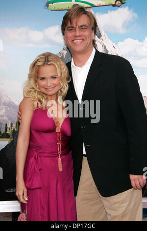 23. April 2006; Westwood, Kalifornien, USA; Schauspielerin KRISTIN CHENOWETH & Writer AARON SORKIN auf der "RV" Los Angeles Premiere statt im Mann Village Theatre. Obligatorische Credit: Foto von Lisa O'Connor/ZUMA Press. (©) Copyright 2006 von Lisa O'Connor Stockfoto