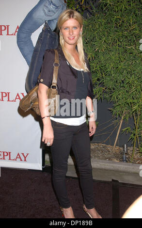 24. April 2006;  Celebrity NICKY HILTON in The Brandon Davis und italienische Kleidung Marke REPLAY feiert The Los Angeles Replay Store Eröffnung und Einführung von The Brandon Davis Jean von Replay. Die Veranstaltung fand im Falcon Club in Hollywood.                                 Obligatorische Credit: Foto von Paul Fenton-KPA/ZUMA PRESS. (©) Copyright 2006 von Paul Fenton-KPA Stockfoto