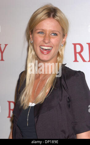 24. April 2006;  Celebrity NICKY HILTON in The Brandon Davis und italienische Kleidung Marke REPLAY feiert The Los Angeles Replay Store Eröffnung und Einführung von The Brandon Davis Jean von Replay. Die Veranstaltung fand im Falcon Club in Hollywood.                                 Obligatorische Credit: Foto von Paul Fenton-KPA/ZUMA PRESS. (©) Copyright 2006 von Paul Fenton-KPA Stockfoto