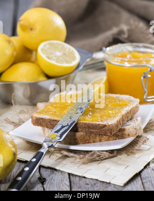 Portion frisch gemachten Lemon Jam Stockfoto