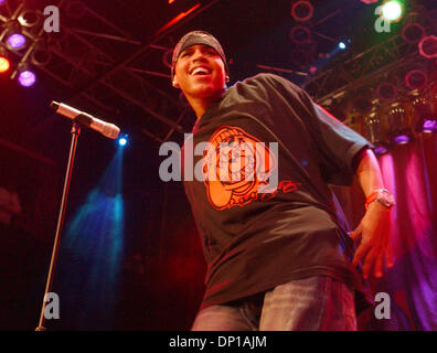 26. April 2006; Myrtle Beach, SC, USA; Sänger CHRIS BROWN tritt als seine 2006 Tour macht, die Halt in Barefoot Landing in Myrtle Beach befindet sich. Obligatorische Credit: Foto von Jason Moore/ZUMA Press. (©) Copyright 2006 von Jason Moore Stockfoto