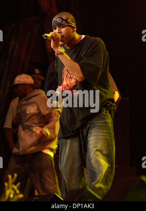 26. April 2006; Myrtle Beach, SC, USA; Sänger CHRIS BROWN tritt als seine 2006 Tour macht, die Halt in Barefoot Landing in Myrtle Beach befindet sich. Obligatorische Credit: Foto von Jason Moore/ZUMA Press. (©) Copyright 2006 von Jason Moore Stockfoto