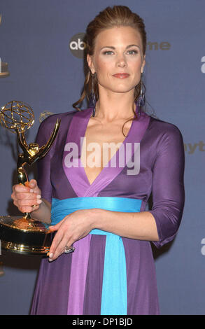 28. April 2006; Los Angeles, Kalifornien, USA;  Schauspielerin GINA TOGNONI am 33. Daytime Emmy Awards Drucksaal, statt im Kodak Theater, Hollywood.                                Obligatorische Credit: Foto von Paul Fenton/ZUMA KPA... (©) Copyright 2006 von Paul Fenton Stockfoto