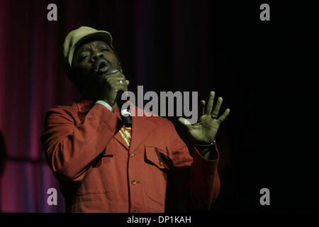 3. Mai 2006; New York, NY, USA; Anthony Hamilton im Beacon Theater.  Obligatorische Credit: Foto von Aviv klein/ZUMA Press. (©) Copyright 2006 von Aviv klein Stockfoto