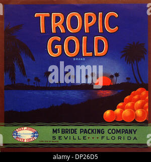 18. Mai 2006; Miami, FL, USA; Dieser Jahrgang Obst Kiste mit einem copyright-Vermerk von 1935 unten Etikett war für das Tropic-Gold Marke - mit St. Johns River Frucht.  McBride Packing Company von Sevilla, Florida ist auf dem Etikett unten auf.  Obligatorische Credit: Foto von historischen Museum von Südflorida/Palm Beach Post/ZUMA Press. (©) Copyright 2006 von Palm Beach Post Stockfoto