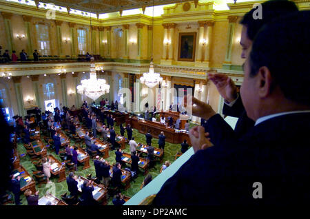 25. Mai 2006; Sacramento, Kalifornien, USA; Menschen applaudieren wie mexikanische Präsident VICENTE FOX kommt, um beide Häuser des Gesetzgebers das State Capitol anzugehen. Obligatorische Credit: Foto von Brian Bär/ZUMA Press. (©) Copyright 2006 von Sacramento Bee Stockfoto