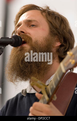 26. Mai 2006; George, WA, USA; "Eisen-Wein" bei Sasquatch Musik Festival 2006 2.Tag statt am Schlucht Amp-Theater. Obligatorische Credit: Foto von Daren Fentiman/ZUMA Press. (©) Copyright 2006 von Daren Fentiman Stockfoto