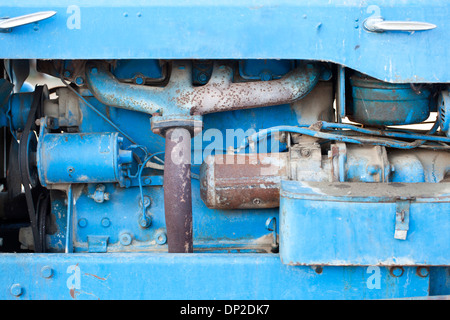 Nahaufnahme des Motors einen alten Traktor Stockfoto