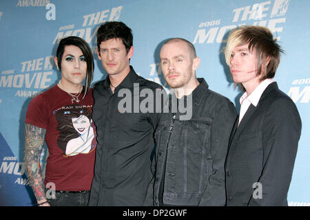 3. Juni 2006; Culver City, Kalifornien, USA; Musical-Gruppe AFI bei den 2006 Mtv Movie Awards statt auf Sony Bilder Studio los. Obligatorische Credit: Foto von Lisa O'Connor/ZUMA Press. (©) Copyright 2006 von Lisa O'Connor Stockfoto