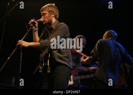 4. Juni 2006; New York, NY, USA; "Cold War Kids" erklingt in The Bowery Ballroom. Obligatorische Credit: Foto von Aviv klein/ZUMA Press. (©) Copyright 2006 von Aviv klein Stockfoto