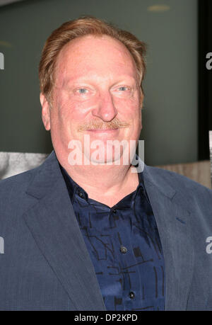 6. Juni 2006; Hollywood, Kalifornien, USA; Schauspieler JEFFREY JONES kommt für die Premiere von der HBO TV-Serie "Deadwood" im Cinerama Dome in Hollywood getroffen. Obligatorische Credit: Foto von Marianna Day Massey/ZUMA Press. (©) Copyright 2006 von Marianna Tag Massey Stockfoto