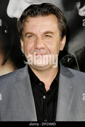 13. Juni 2006; Los Angeles, Kalifornien, USA; Regisseur ALEJANDRO AGRESTI bei der Weltpremiere von "The Lake House" im Arclight Cinerama Dome statt. Obligatorische Credit: Foto von Lisa O'Connor/ZUMA Press. (©) Copyright 2006 von Lisa O'Connor Stockfoto