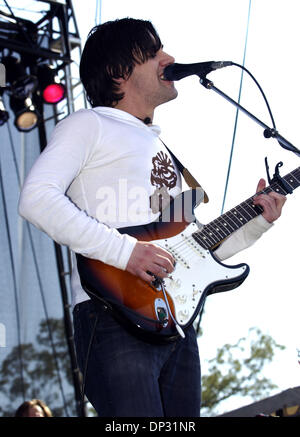 16. Juni 2006; Manchester, TN, USA; Musiker Bright Eyes tritt beim 2006 Bonnaroo Music Festival, die stattfanden in Manchester, TN.  Mit mehr als 70.000 Fans in Anwesenheit auf dem 4-Tages-Festival bekommen sie eine Chance, eine Vielzahl von Musikern, Comedians und Künstler zu sehen. Obligatorische Credit: Foto von Jason Moore/ZUMA Press. (©) Copyright 2006 von Jason Moore Stockfoto