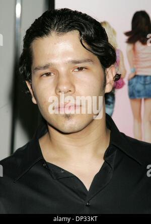 20. Juni 2006; New York, NY, USA; Schauspieler CARLO ALBAN bei der New York-Premiere von 'Fremden mit Candy' statt im Kino 1-2-3. Obligatorische Credit: Foto von Nancy Kaszerman/ZUMA Press. (©) Copyright 2006 von Nancy Kaszerman Stockfoto