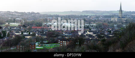 Salisbury, Wiltshire, UK. 7. Januar 2014. Fluss Avon platzen Banken und Salisbury Kathedrale: Paul Chambers/Alamy Live News Stockfoto