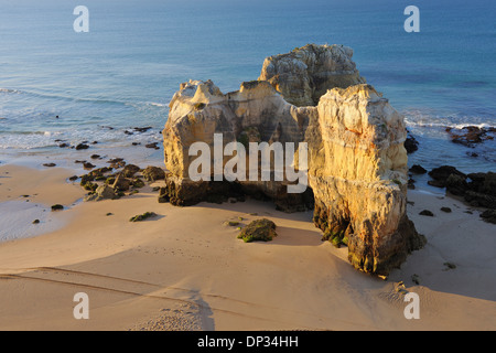 Felsformationen am Praia da Rocha, Portimao, Algarve, Portugal Stockfoto