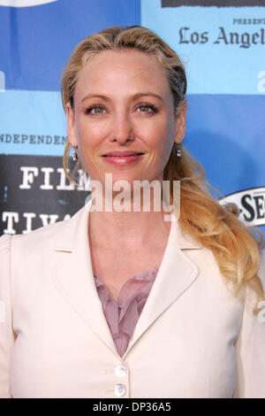 22. Juni 2006; Westwood, Kalifornien, USA; Schauspielerin VIRGINIA MADSEN am "Der Teufel trägt Prada" Los Angeles Premiere, die Los Angeles Film Festival öffnet statt im Mann Village Theatre. Obligatorische Credit: Foto von Lisa O'Connor/ZUMA Press. (©) Copyright 2006 von Lisa O'Connor Stockfoto