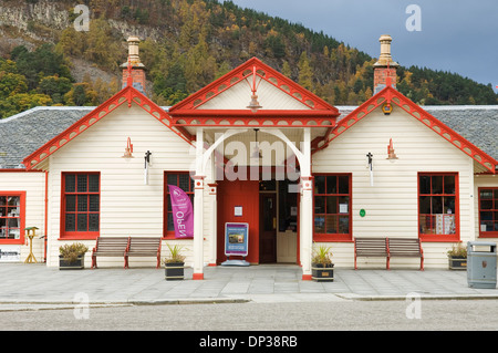 Die alten königlichen Bahnhof (jetzt Teestube und Museum) in Ballater, Aberdeenshire, Schottland. Stockfoto